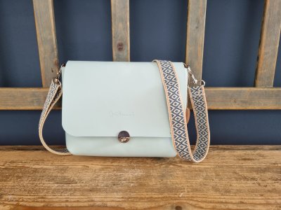 galerie/001 Taschen/008 Tina/resized/T0178 (2022-07-11) 3_small.jpg